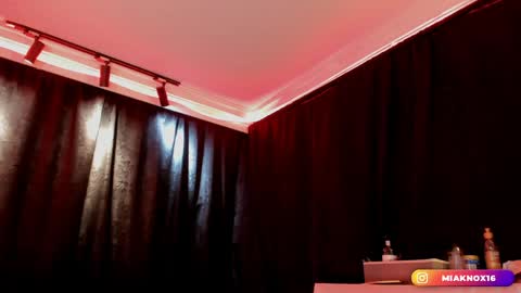 Mia online show from 04-24-26, 12:35