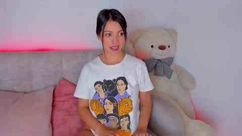 miakris1 online show from 03-08-25, 12:09