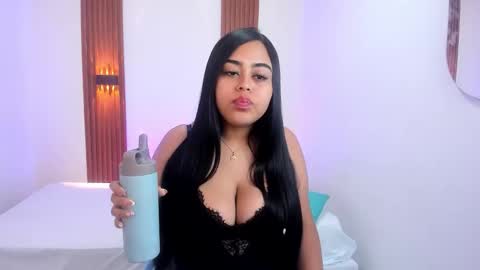 mialane3 online show from 05-17-26, 12:23
