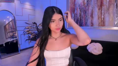 Call me Mia  online show from 12-16-25, 07:30