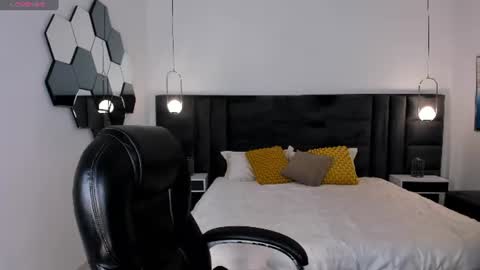Call me Mia  online show from 07-12-26, 05:04