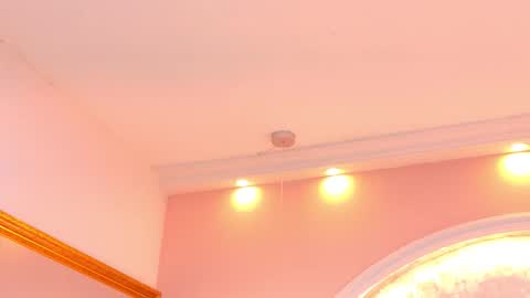 Mia online show from 04-25-26, 05:32