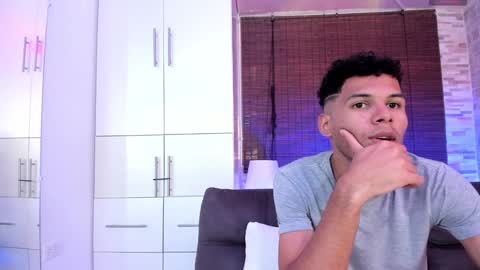 Mia online show from 01-23-25, 06:56