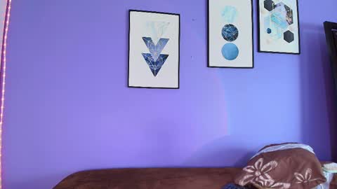 Mia online show from 02-22-25, 10:09