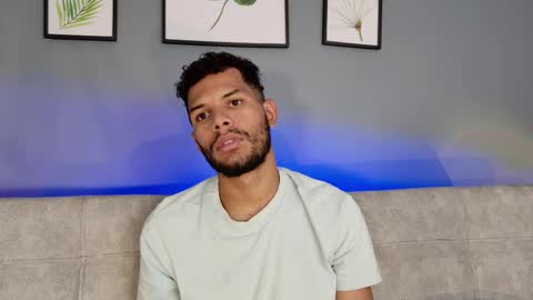 Mia online show from 11-29-25, 07:39