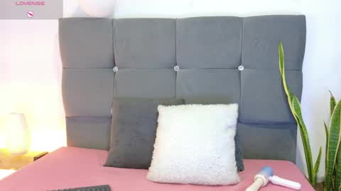 MIA online show from 04-24-26, 01:57