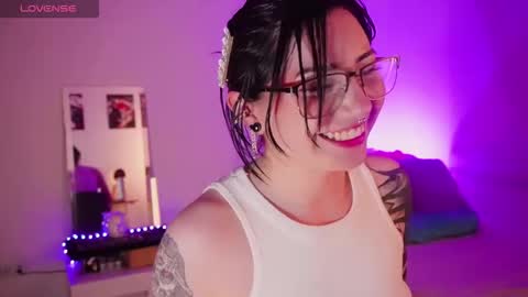 Lili online show from 02-15-26, 01:35