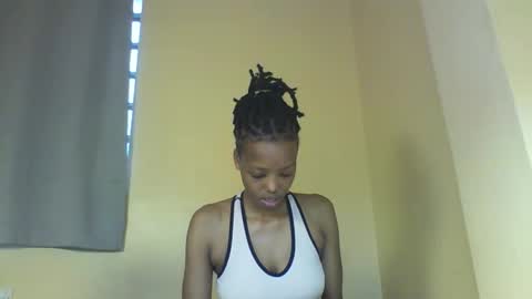 Snapshot of miami_muffin chatting on 11-23-25, 01:44 Muffin online show from 11-23-25, 01:44