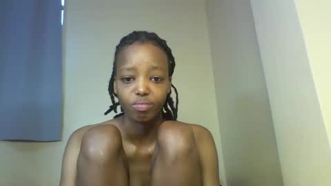 Snapshot of miami_muffin chatting on 11-30-25, 01:26 Muffin online show from 11-30-25, 01:26