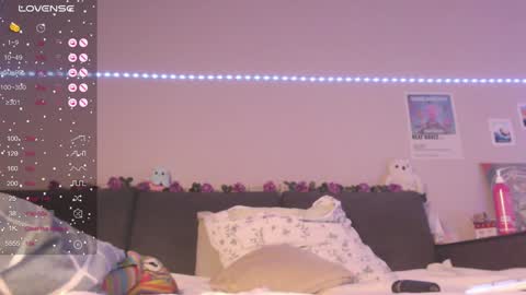 Snapshot of miamiameow chatting on 12-06-24, 10:05 Mia online show from 12-06-24, 10:05