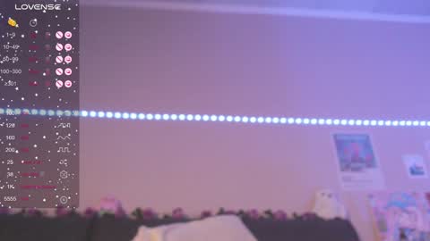 Snapshot of miamiameow chatting on 01-28-25, 02:53 Mia online show from 01-28-25, 02:53