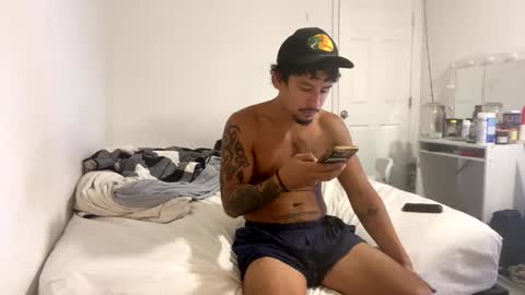 miamiclos1 online show from 11-26-25, 02:40