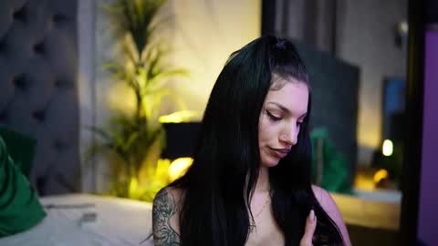  Miami  online show from 10-04-25, 03:54