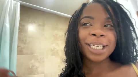 Snapshot of miamiworld chatting on 01-06-25, 03:51 MiamiWorld online show from 01-06-25, 03:51