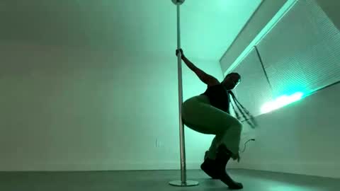 Snapshot of miamiworld chatting on 09-19-25, 07:54 MiamiWorld online show from 09-19-25, 07:54