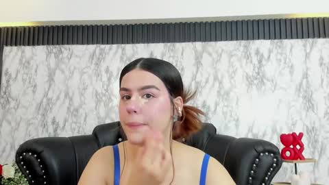 Mia   -5 7001400 Follow  online show from 02-11-25, 12:16