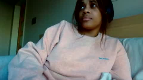 MiaMuffn online show from 12-13-24, 01:22