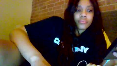 MiaMuffn online show from 11-12-25, 02:34