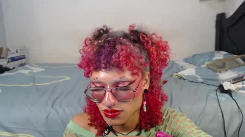 Snapshot of miancuntydoll chatting on 12-31-24, 04:27 MianCuntyDoll online show from 12-31-24, 04:27