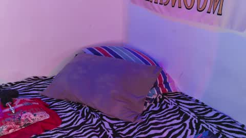 Snapshot of miancuntydoll chatting on 05-29-26, 05:22 MianCuntyDoll online show from 05-29-26, 05:22