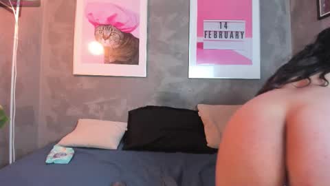 Mia online show from 11-24-25, 08:52