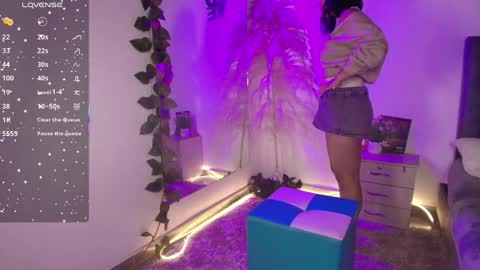 Snapshot of miaoconell chatting on 04-17-26, 10:02 miaoconell online show from 04-17-26, 10:02