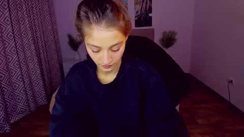 Mia online show from 12-22-24, 10:15