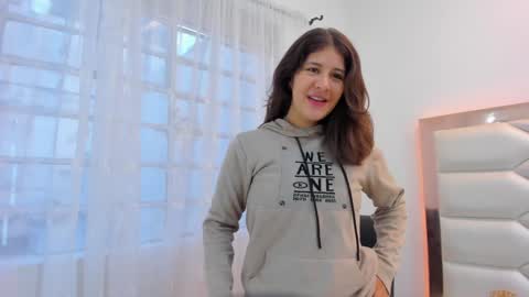 Sweetie Mia online show from 01-29-25, 12:13