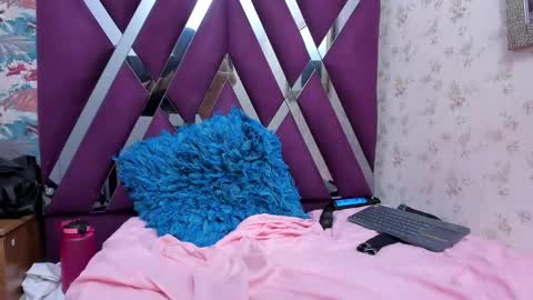 Mia Quevedo online show from 02-28-25, 04:20