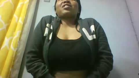 Snapshot of miarii chatting on 09-26-25, 05:44 miarii online show from 09-26-25, 05:44