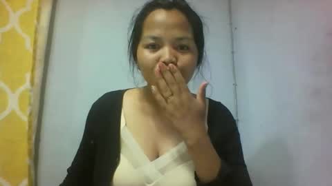 Snapshot of miarii chatting on 10-19-25, 04:24 miarii online show from 10-19-25, 04:24
