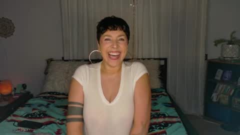Snapshot of miariveraxxx chatting on 05-28-26, 08:00 Mia Rivera online show from 05-28-26, 08:00