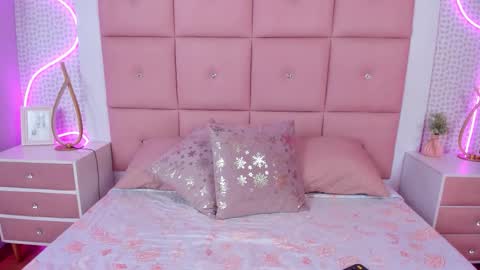 Alejandra  online show from 10-22-25, 03:40