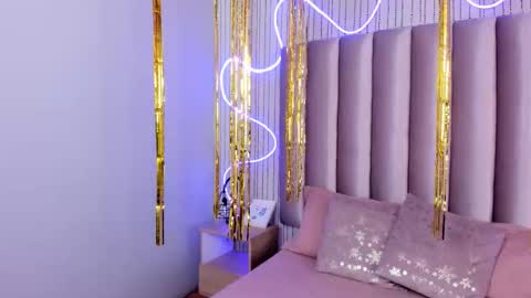 Alejandra  online show from 10-25-25, 04:09