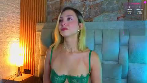 Snapshot of miaroldan chatting on 06-10-26, 12:04 miaroldan online show from 06-10-26, 12:04
