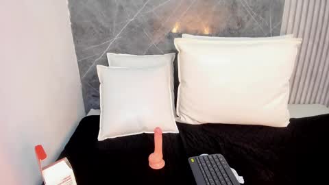 miascott5 online show from 03-02-25, 07:12