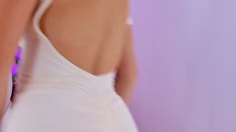 Snapshot of miasilverr chatting on 12-18-24, 06:57 Mia online show from 12-18-24, 06:57