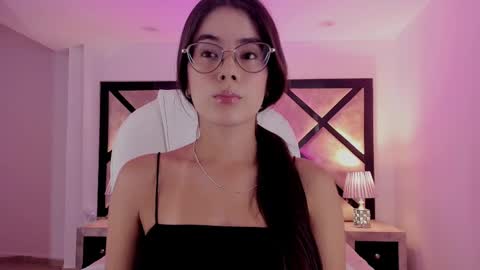 Snapshot of miasilverr chatting on 02-23-25, 08:44 Mia online show from 02-23-25, 08:44