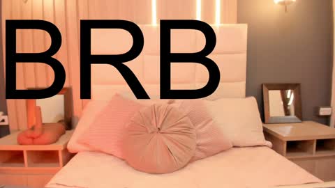 Snapshot of miasphencer chatting on 12-12-24, 07:04 Mia online show from 12-12-24, 07:04