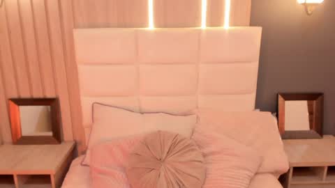 Snapshot of miasphencer chatting on 12-18-24, 01:05 Mia online show from 12-18-24, 01:05