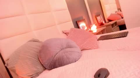 Snapshot of miasphencer chatting on 03-06-25, 09:31 Mia online show from 03-06-25, 09:31