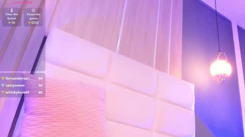 Snapshot of miasphencer chatting on 03-12-25, 09:45 Mia online show from 03-12-25, 09:45