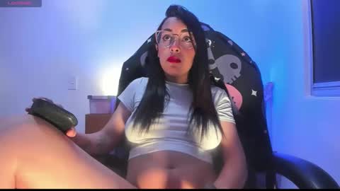 Mia online show from 05-02-26, 10:09