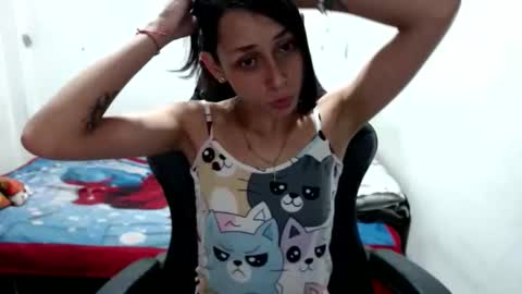 Snapshot of miasweet333 chatting on 05-15-26, 12:28 mia online show from 05-15-26, 12:28