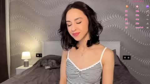 Mia online show from 04-28-26, 08:08