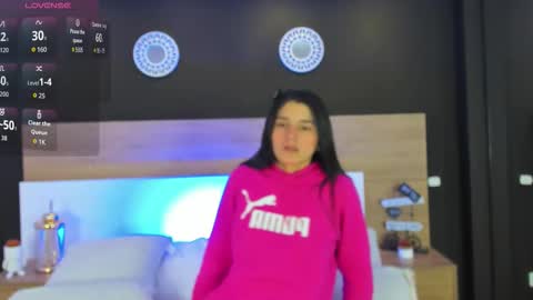 Mia online show from 11-30-25, 01:04