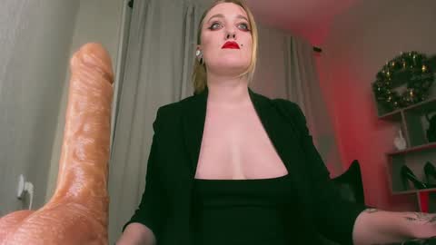 Lana online show from 12-19-24, 06:34