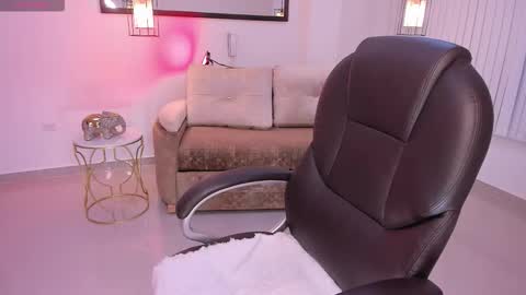 Snapshot of miavegas1 chatting on 12-02-25, 03:45 Mia Vegas online show from 12-02-25, 03:45