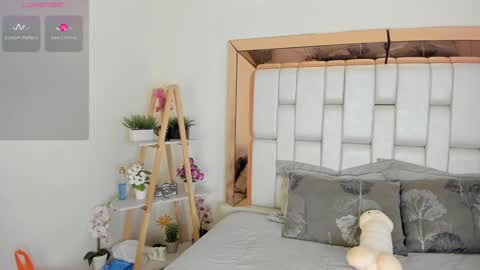 Mia Villalobos online show from 12-31-24, 08:26