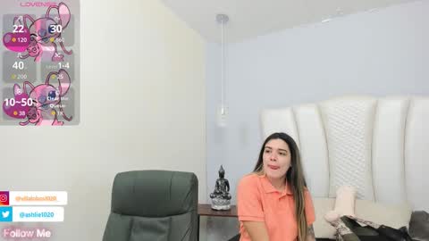 Mia Villalobos online show from 09-25-25, 12:09